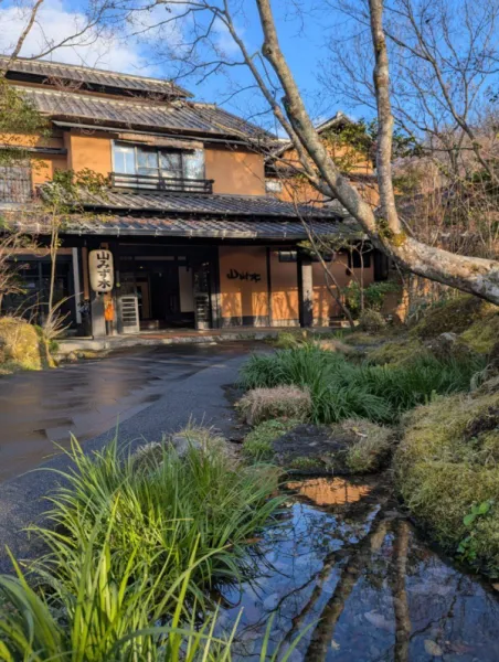 Рёкан Yamamizuki в Kurokawa Onsen: Мой опыт традиционного японского отдыха и гид по рёканам