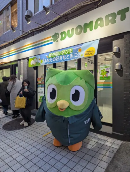 Duomart в Токио: лимитированный мерч Duolingo и ажиотаж