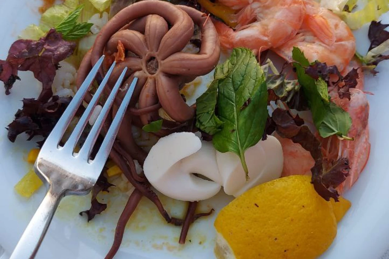 Фото еды с отдыха: морепродукты, рыба, закуски