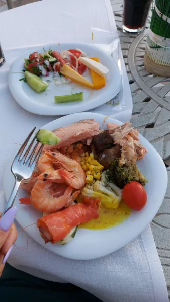 Фото еды с отдыха: морепродукты, рыба, закуски