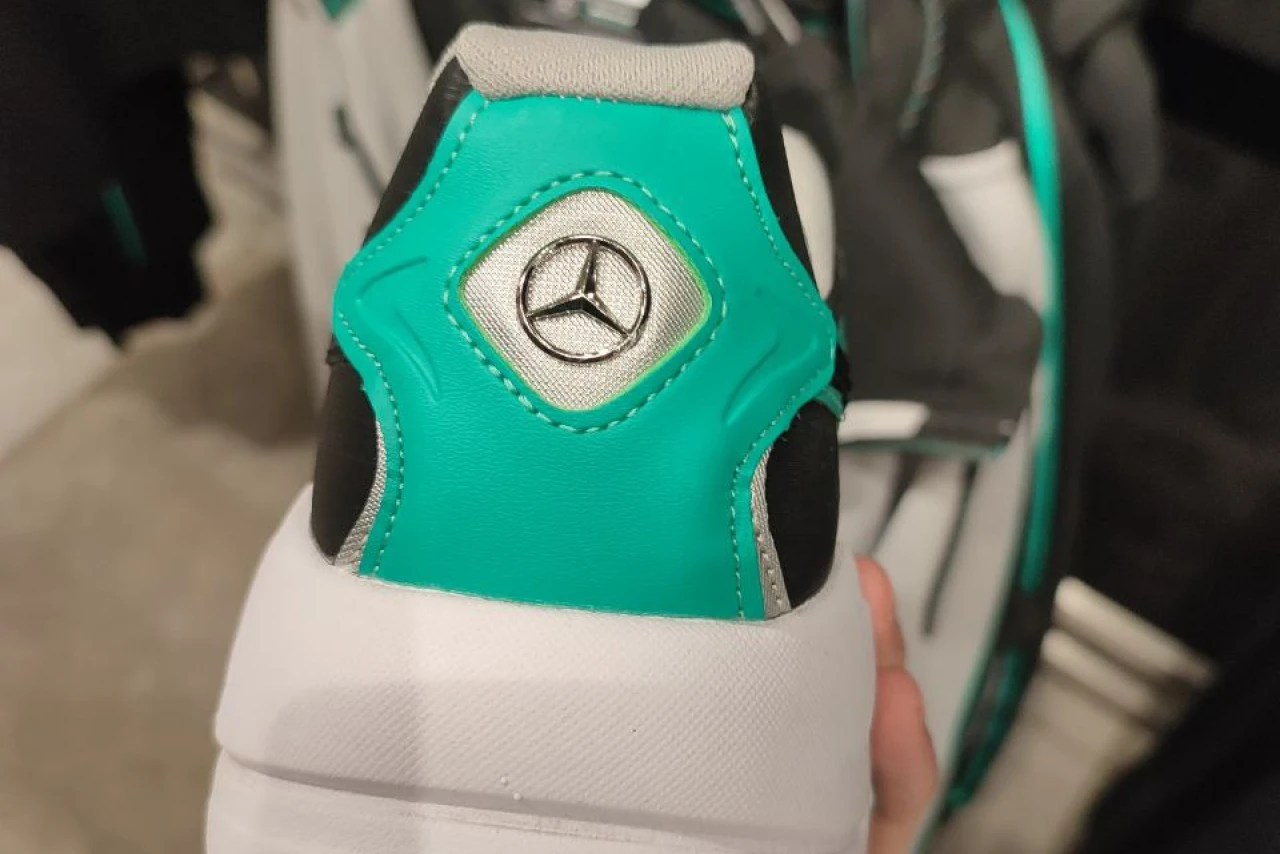 Кроссовки Puma Mercedes: стиль и скорость на ваших ногах