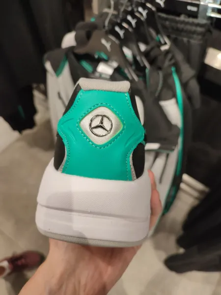 Кроссовки Puma Mercedes: стиль и скорость на ваших ногах