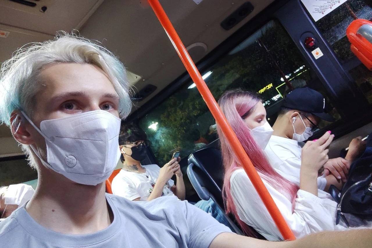 Ночной автобус и фоточки: как разница во времени сбивает с толку и помогает творить
