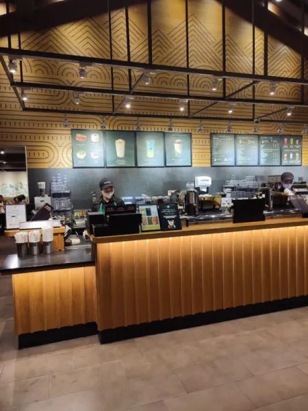 Представляю вашему вниманию единственный Starbuck's в корейском стиле