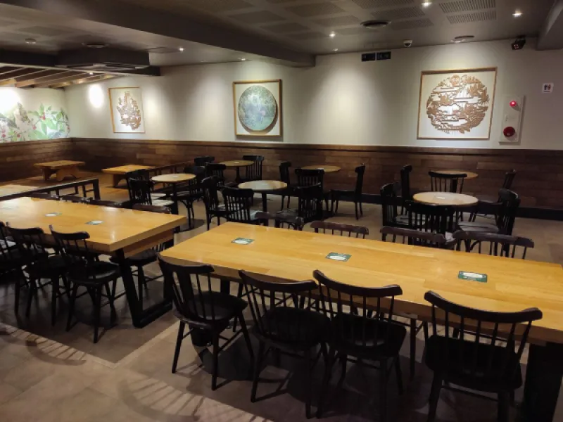 Представляю вашему вниманию единственный Starbuck's в корейском стиле