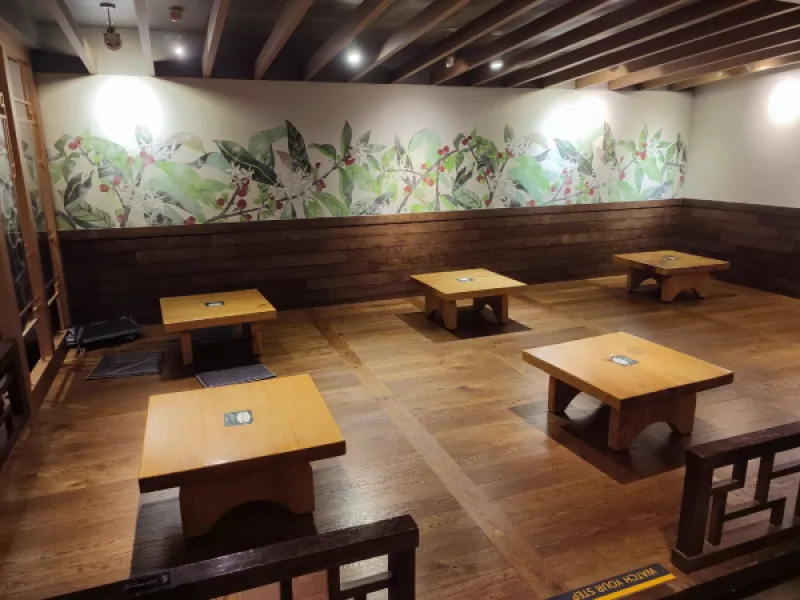 Представляю вашему вниманию единственный Starbuck's в корейском стиле