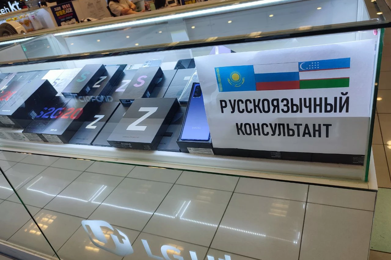 Почему цены на электронику у «барыг» на рынках ниже, чем у официалов, и как это возможно?
