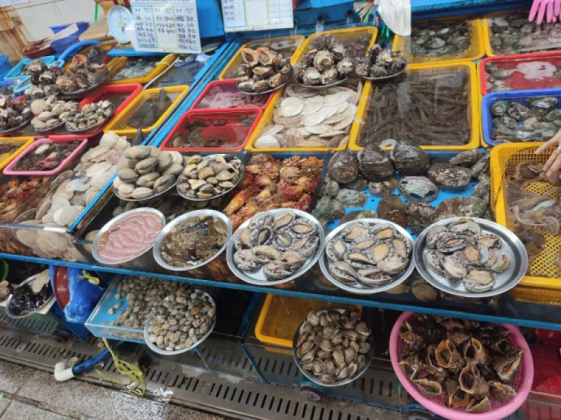 Рыбный рынок Jagalchi: гигантские креветки и морепродукты