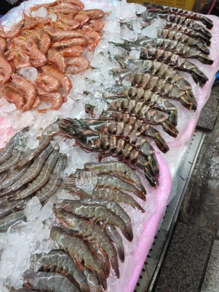 Рыбный рынок Jagalchi: гигантские креветки и морепродукты