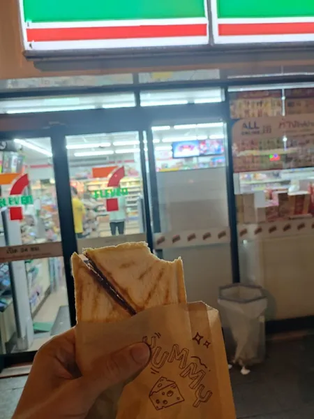 7-Eleven: не только Доширак, но и разогретые сэндвичи