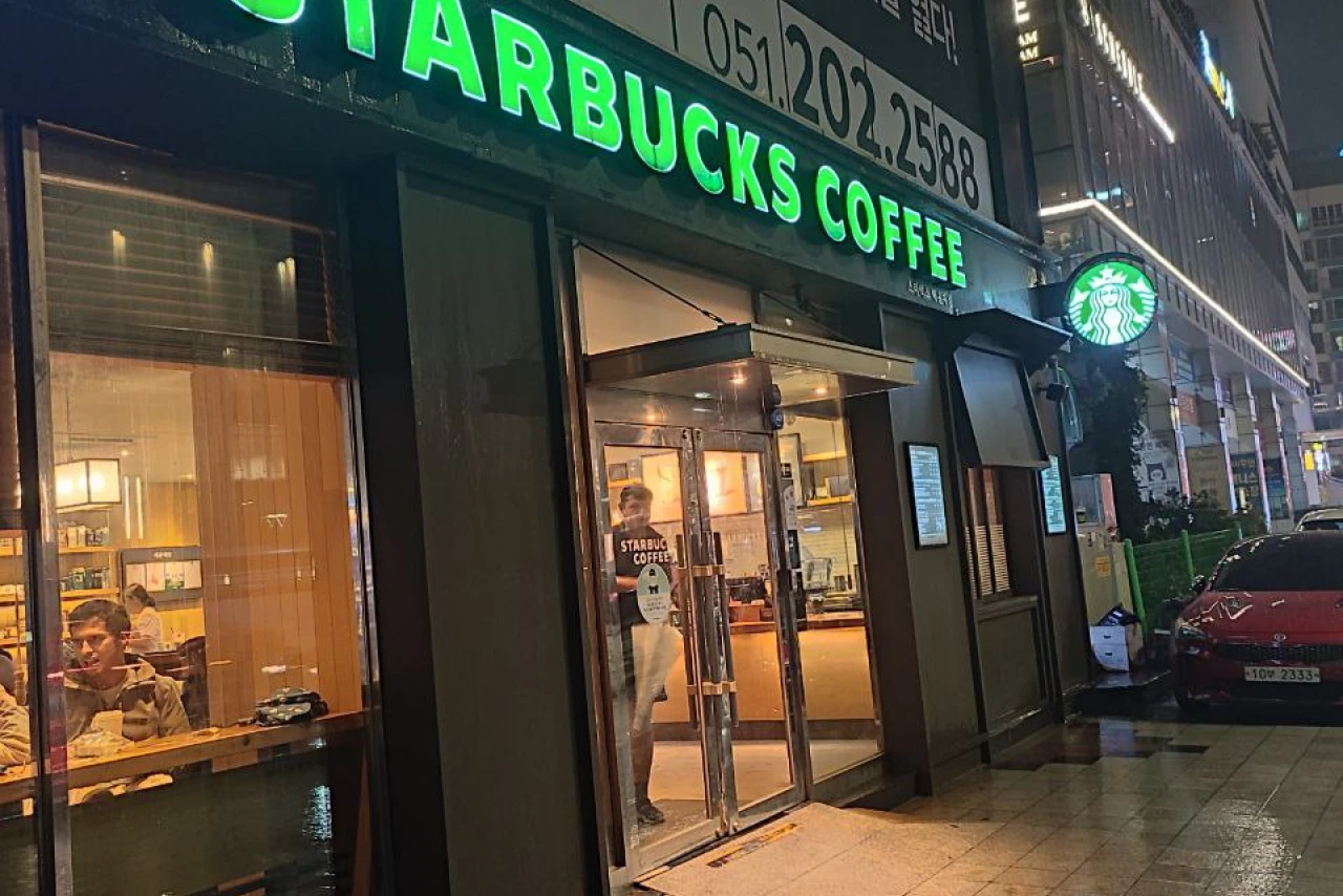 Starbucks в Корее: бесплатные туалеты и Wi-Fi для туристов