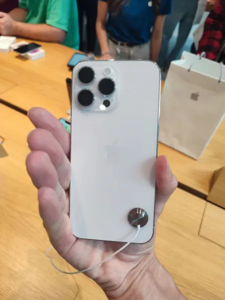 Обзор iPhone 14 Pro Max: дизайн, камеры, рамки