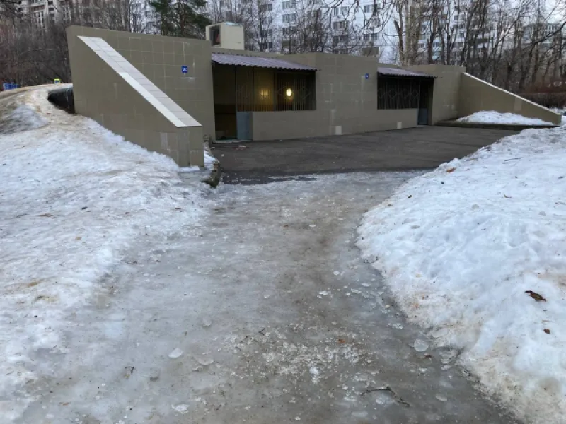 Зимние горки в Москве: как абсурдный ГОСТ привел к засыпке песком вместо льда
