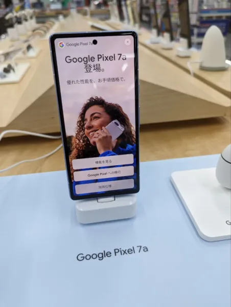 Google Pixel 7a: новый телефон с устаревшими рамками