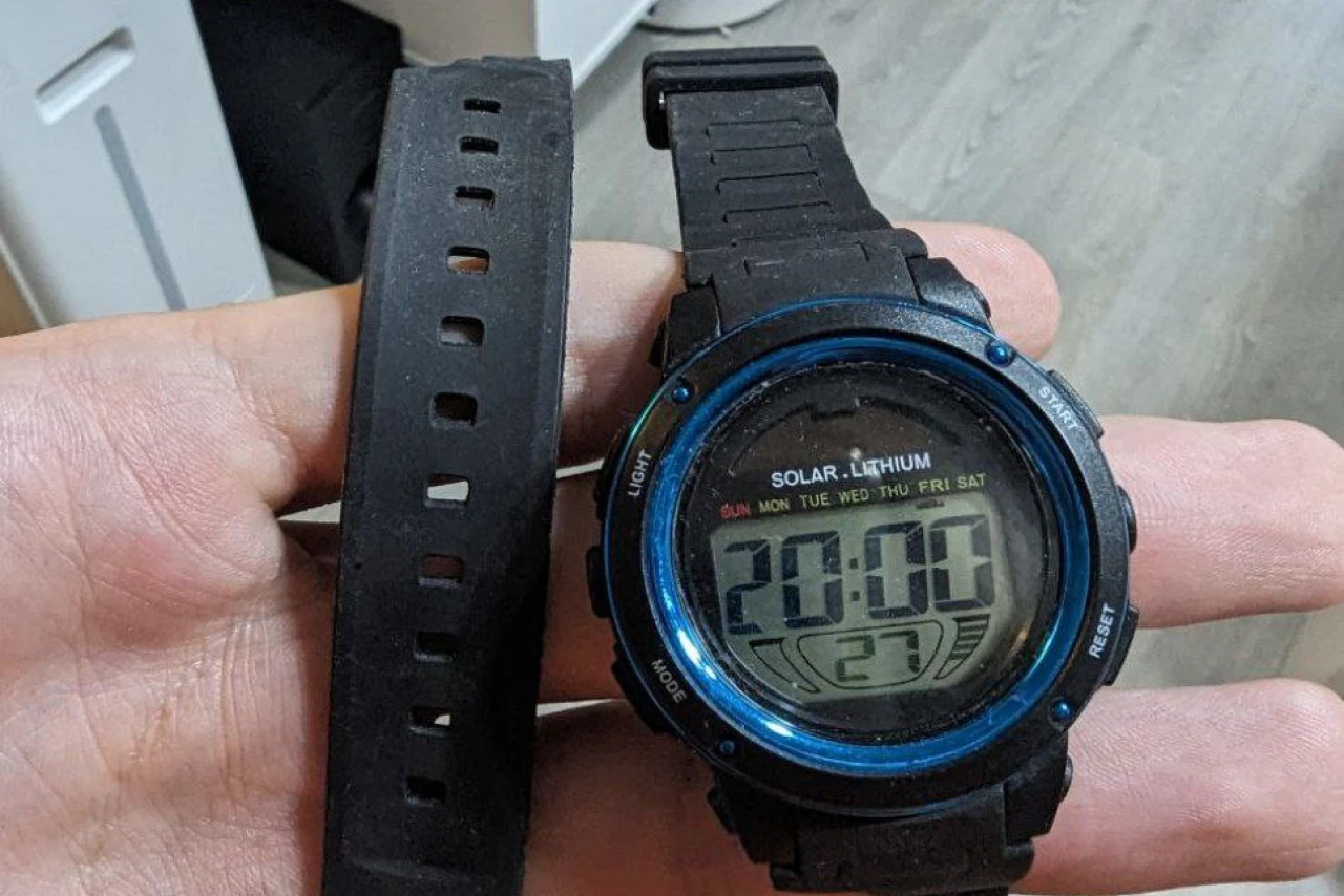 Десять лет с AliExpress: как дешёвые часы пережили меня и мой ящик